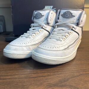 Nike Air Jordan 2 Cement Gray Size 6.5y DQ8562-100